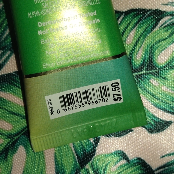 Bath & Body Works Waikiki Beach Coconut Shea Butter Hand Cream 1 fl oz NWT - Picture 6 of 6